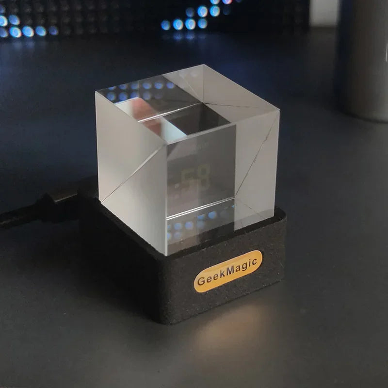 GeekMagic HelloCubic-lite – Futuristic Desktop EDC Prism