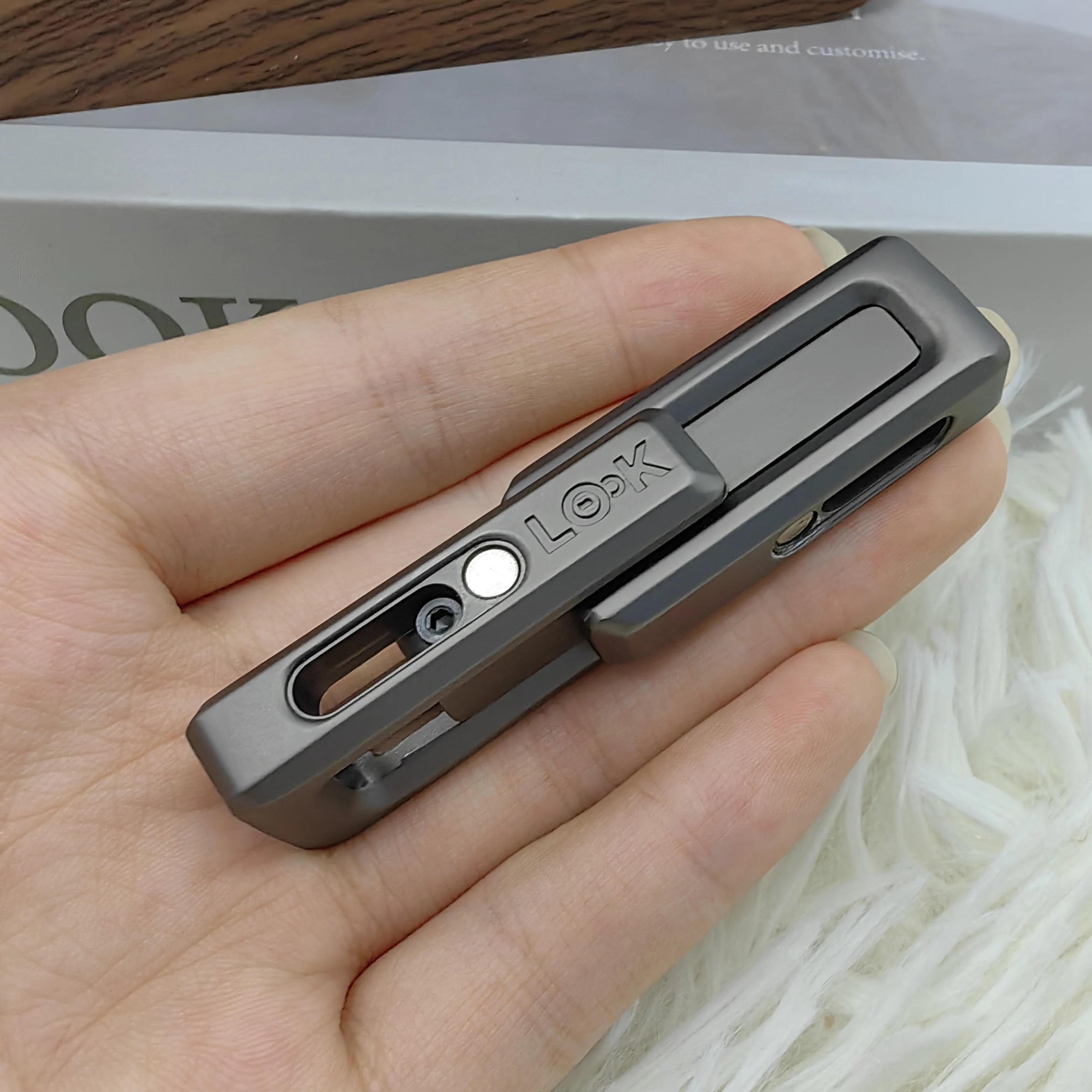 Xlock Magnetic Double Push Fidget – EDC Stress Relief Toy - Titanfidget