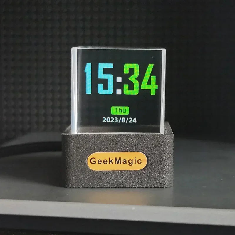 GeekMagic HelloCubic-lite – Futuristic Desktop EDC Prism