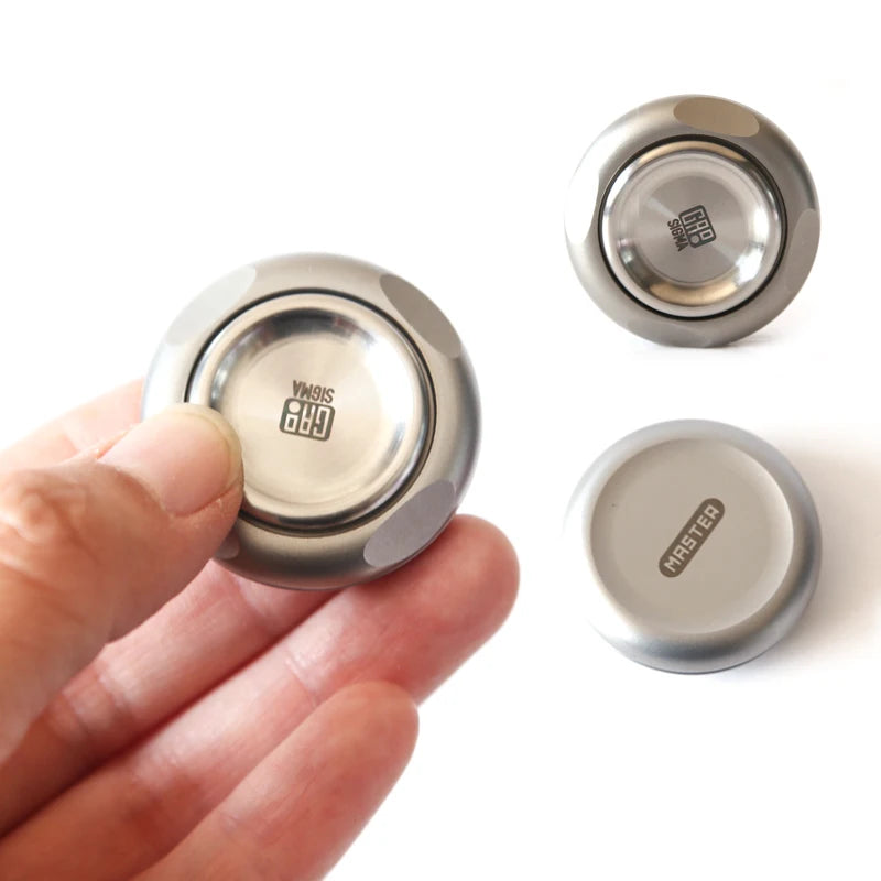 GAO Studio Magnetic Master 2.0 ratchet and magnetic haptic coin – view 1