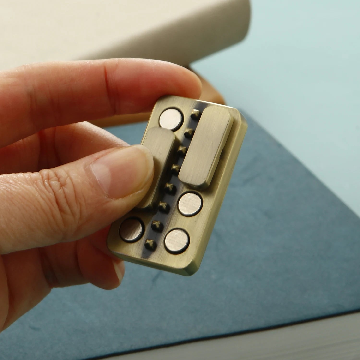Magnetic Slider Metal Fidget Push Card – EDC Stress Relief Toy with Piano Key Sounds - Titanfidget