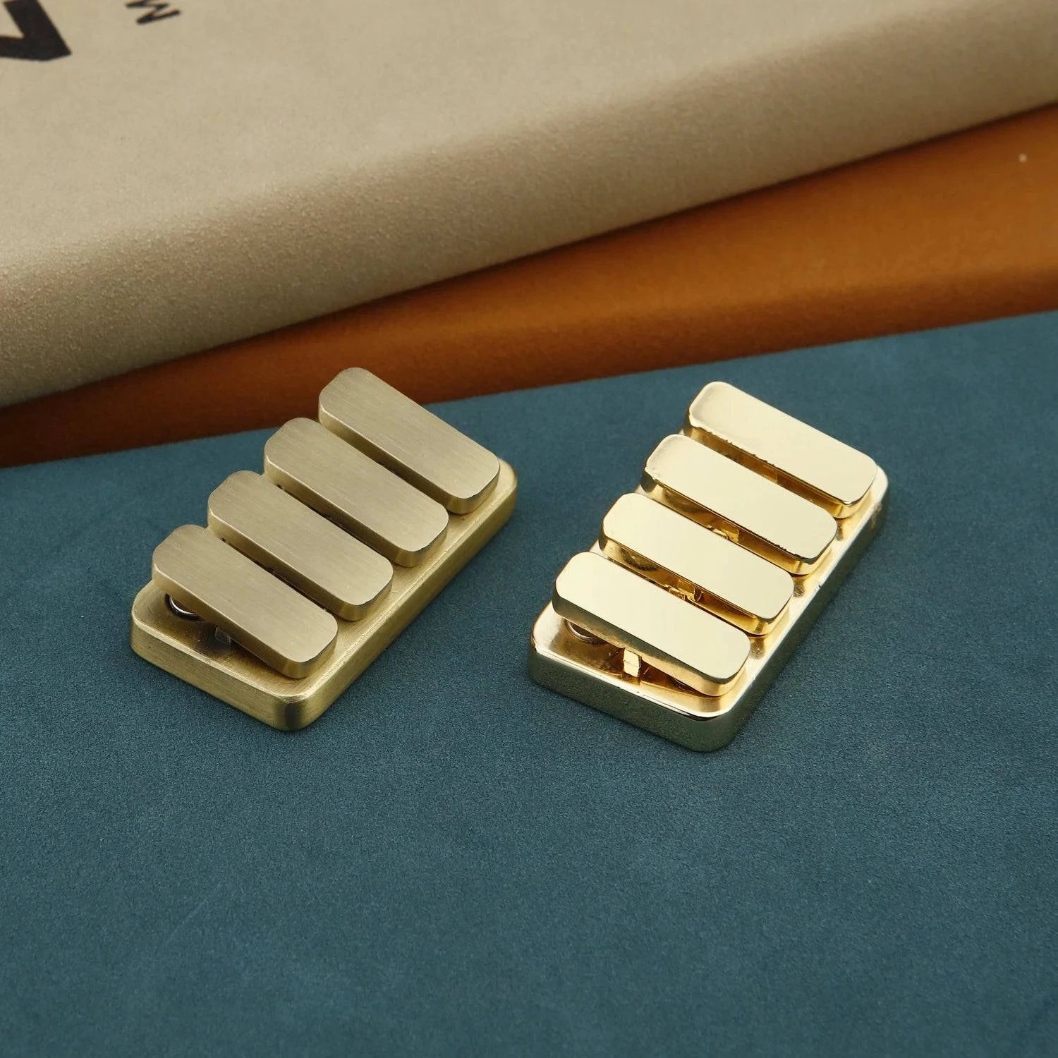 Magnetic Slider Metal Fidget Push Card – EDC Stress Relief Toy with Piano Key Sounds