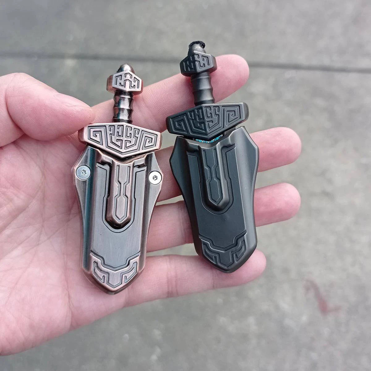 PushCard Sword – Mini EDC Blade Slider